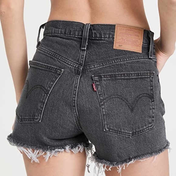 Levi's 501 Shorts in Washed Black 27 - Picture 2 of 6